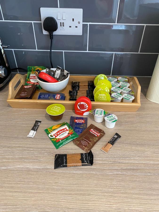 Just Stay Wales Σουόνσι Εξωτερικό φωτογραφία